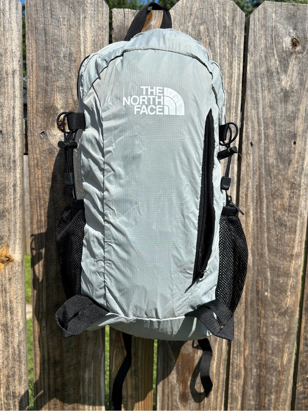 The North Face FLYWEIGHT Smoke Gray Packable Daypack. Ultralight Hiking, 17L.